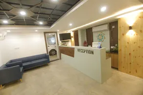 Treebo Premium Paarth Grand with Pure Veg Restaurant - Réception