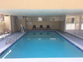 Grand Inn - Piscine