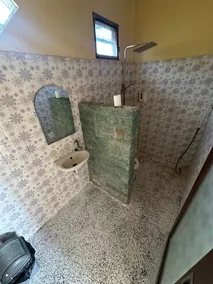 Sari Buana Bed & Breakfast - Bathroom