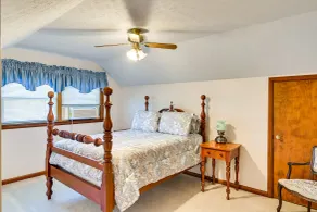 Downtown Paintsville Vacation Rental! - Værelse