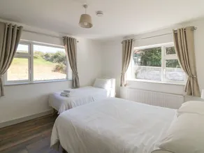 Macreddin Rock Bed & Breakfast - Interior