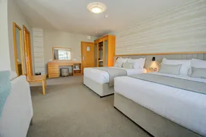 Beach Hotel & Restaurant - Værelse