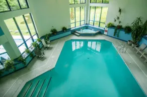 Ski In / Ski Out, Sunrise - ¡Condominio inteligente Killington 1BR con vistas a la montaña! Duerme 6 - Piscina