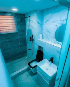1 bedroom penthouse on the beach ikate - Bathroom