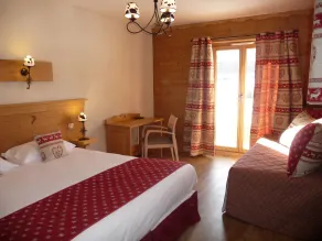Chalet-Hôtel Le Beausoleil, The Originals Relais - Habitación
