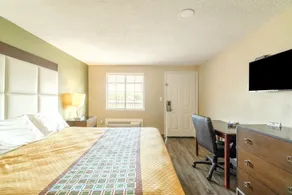 Deluxe Inn & Suites By OYO Miami OK - Værelse