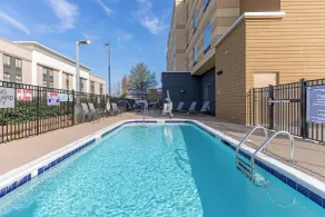 Fairfield Inn & Suites by Marriott Mebane - Pool