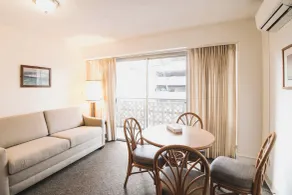 Royal Grove Waikiki - Zimmer