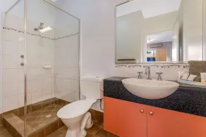 Comfort Inn & Suites Karratha - Bathroom