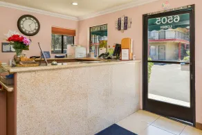Atascadero Inn - Lobby