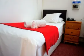 Plaza London Hotel - Quarto