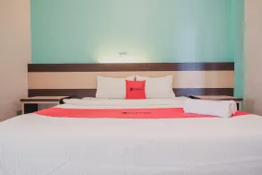 RedDoorz Syariah at Hotel Grand Mentari - Chambre