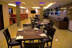 Leisure Stays - Premium Suites - Restaurant