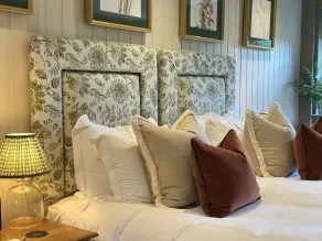 The White Horse - Room