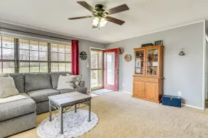 Furnished Deck & Fire Pit: Greeneville Home! - Innvendig