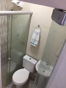 Hangar House - Bathroom