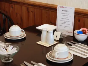 Alexander's - Restaurant