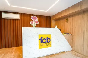 Fabhotel Stayz Inn Us Consulate - Réception