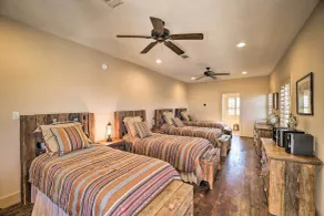 Grand Bellville Estate at 'clear Creek Ranch' - Rom