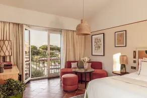 Hotel Lou Pinet - Vista do quarto