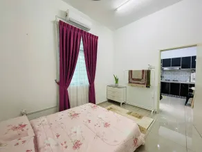 Spacious Family Homestay in Durian Tunggal with Private Pool - Værelse
