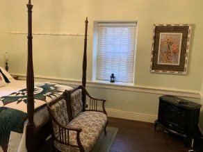 The Avenue Guesthouse and Gallery - Room