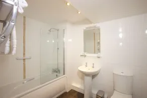Fisherman's Cot, Tiverton by Marston's Inns - Baño