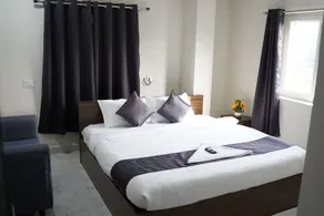 Dwaraka Heaven Luxury rooms - Room