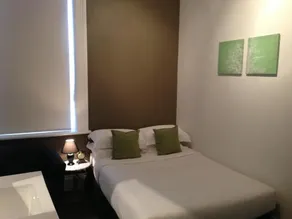 Centennial Inn on Bathurst - Room