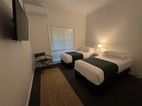 Lincoln Cottage Motor Inn - Værelse