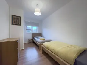 Beautiful Central duplex Flat, 2 Bedroom & Balconies, excellent transport links to Landmarks - Camera