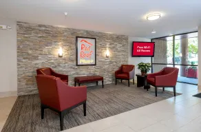 Red Roof Inn PLUS Boston - Mansfield - Foxboro - Hall