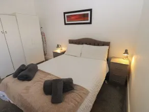 Harbour View - 1 Bedroom - Sleeps 2 - Værelse