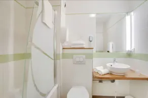Brit Hotel De La Côte Des Havres - Badezimmer