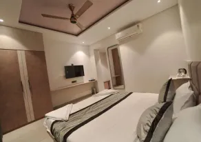 Pandharipuram Palace - Room