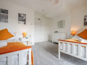Bulls Head Historic Home With Garden And Hot Tub - Room