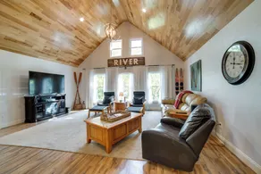 Waterfront Home: Allegheny River Access, Dock Slip - Interiör