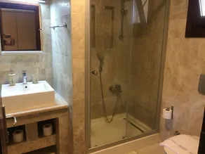 Villanaz Apart Hotel - Bathroom
