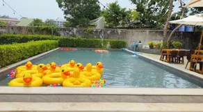 The Toy Beach Resort - Pool