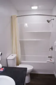 Econo Lodge Inn & Suites Sandusky South - Chambre