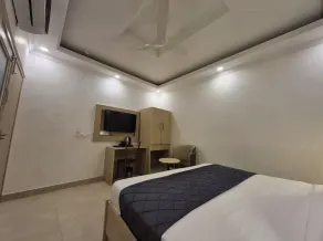 HOTEL VISHAL RESIDENCY NEAR DELHI AIRPORT with FREE AIRPORT DROP - Room