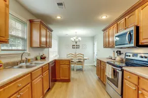 Quiet Jonesboro Home w/ Yard: 3 Mi to ASU - Interior