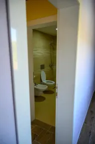 Joni Restaurant - Badezimmer