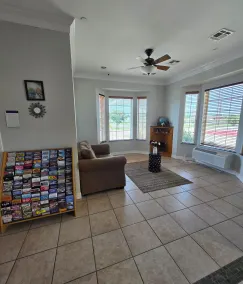 Whitesboro Inn & Suites - Lobby
