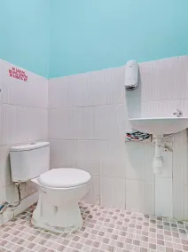 Hotel O Homestay 22 Syariah - Bathroom