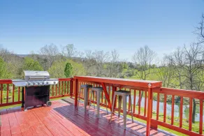 Waterfront Virginia Retreat w/ Canoe, Pets Welcome - Intérieur