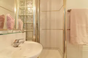 Dawson Place, Juliette's Bed and Breakfast - Bathroom