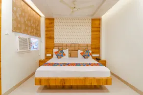 FabHotel Holiday Grand - Room