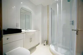 St Angela’s Lakeside Aparthotel - Habitación