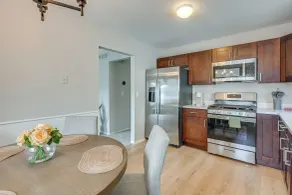 3 Mi to Dtwn Royal Oak: Getaway w/ Fenced Yard! - Interiør